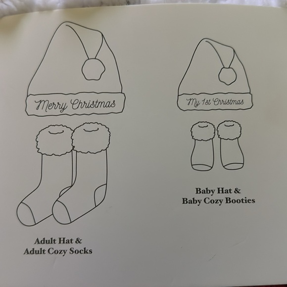 Little me
Mommy and me Santa Hat and slippers socks - Picture 3 of 5